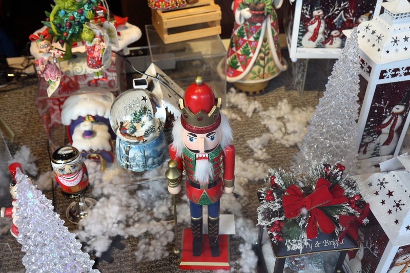Illustration for article titled Pics from the Curbside: Christmas Day 2018 at Kerrisdale